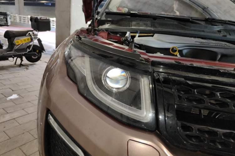 Used Land Rover Range Evoque 2018 240 PS SE Smart Brilliance Edition Right Front Headlight