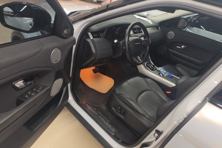 Used Land Rover Range Evoque 2018 240 PS SE Smart Brilliance Edition Driver Seat