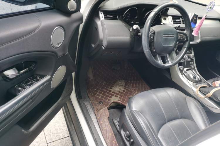 Used Land Rover Range Evoque 2018 240 PS SE DYNAMIC Smart Edition Driver Seat