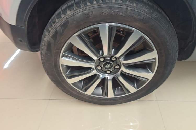 Used Land Rover Range Evoque 2018 240 PS SE Smart Brilliance Edition Exterior 5
