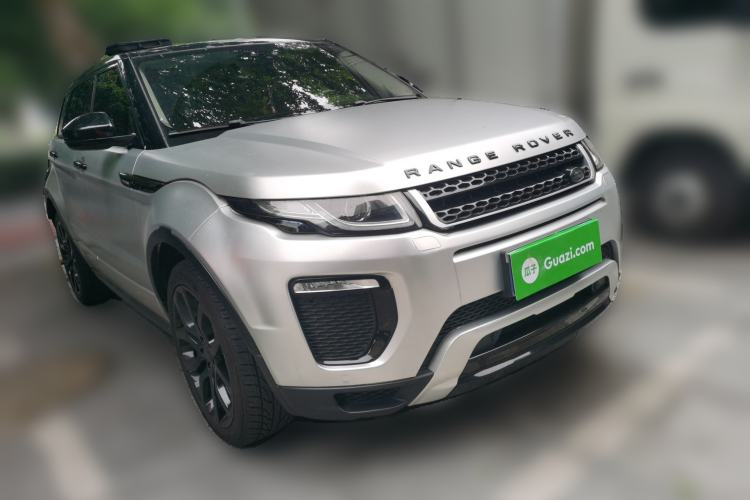 Used Land Rover Range Evoque 2018 240 PS SE DYNAMIC Smart Edition Front Right 45 Deg