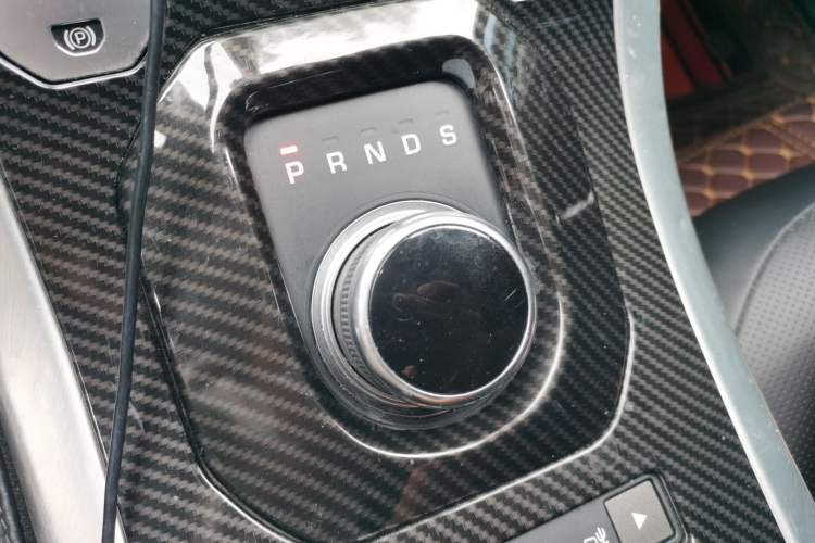 Used Land Rover Range Evoque 2018 240 PS SE DYNAMIC Smart Edition Gear Lever