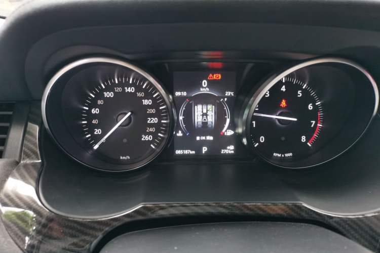 Used Land Rover Range Evoque 2018 240 PS SE DYNAMIC Smart Edition Instrument Cluster
