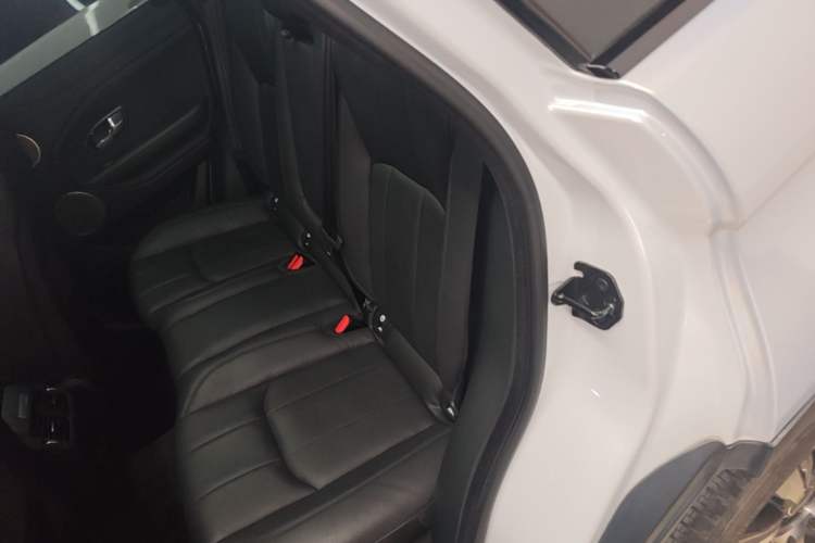 Used Land Rover Range Evoque 2018 240 PS SE Smart Brilliance Edition Left Rear Seat