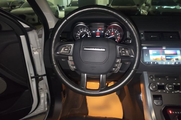 Used Land Rover Range Evoque 2018 240 PS SE Smart Brilliance Edition Steering Wheel