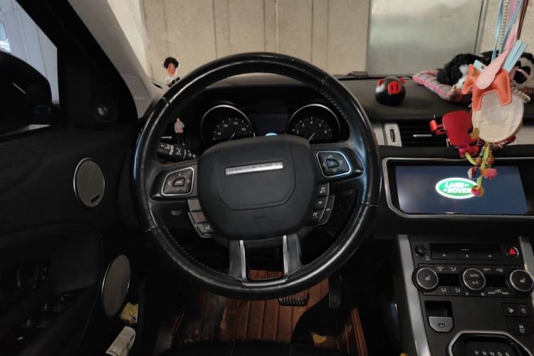 Used Land Rover Range Evoque 2018 240 PS SE Smart Brilliance Edition Steering Wheel