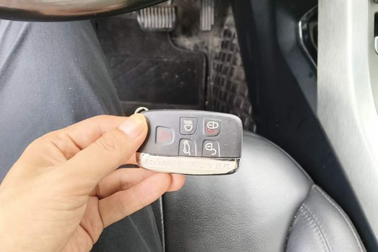 Used Land Rover Range Evoque 2018 240 PS SE Smart Brilliance Edition Vehicle Key