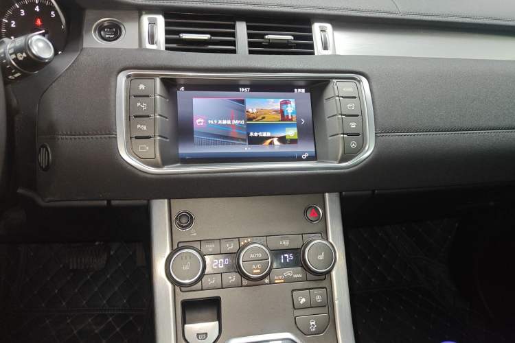 Used Land Rover Range Evoque 2018 240PS PURE Style Edition Audio And AC Panel