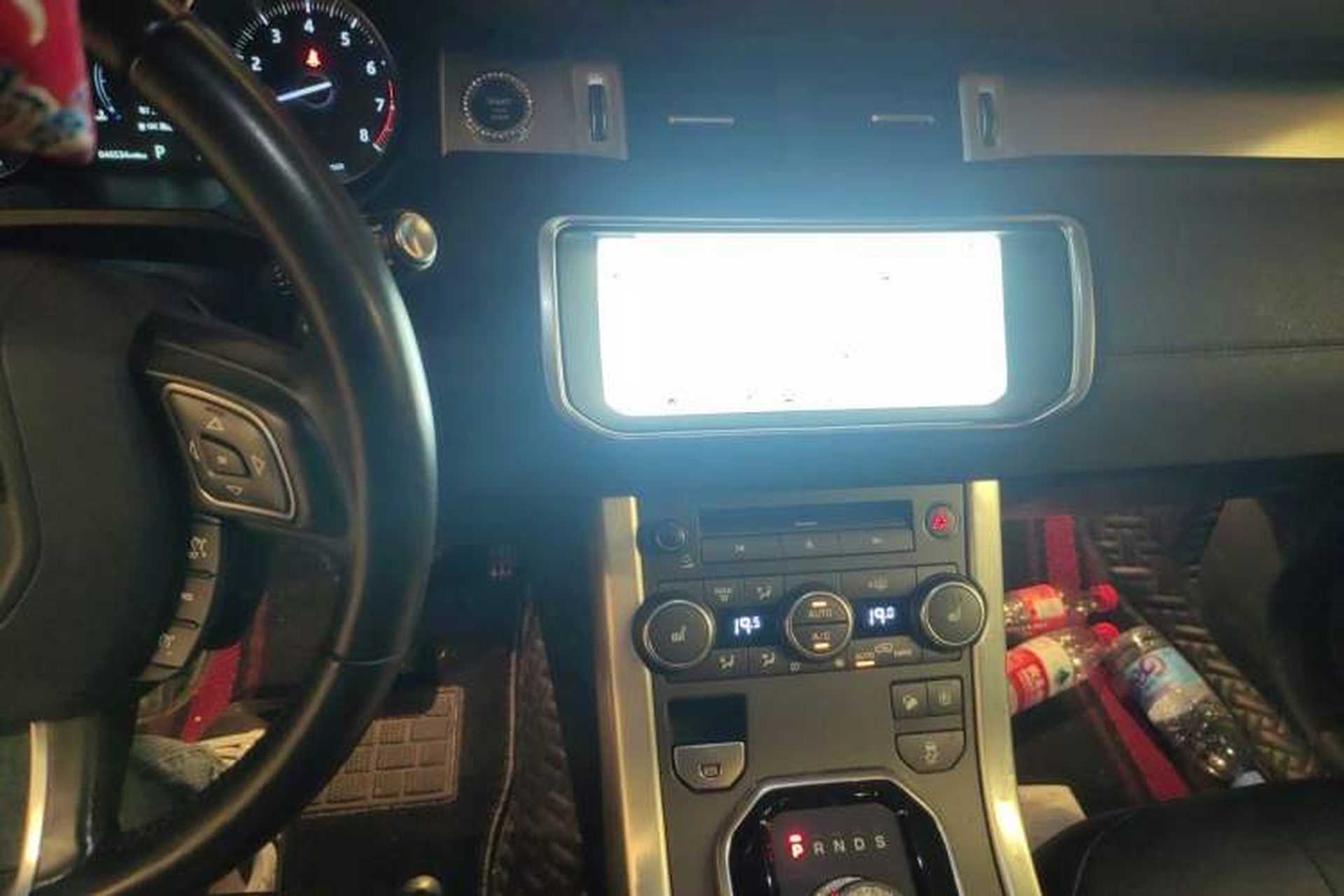 Used Land Rover Range Evoque 2018 240 PS SE Smart Brilliance Edition Audio And AC Panel