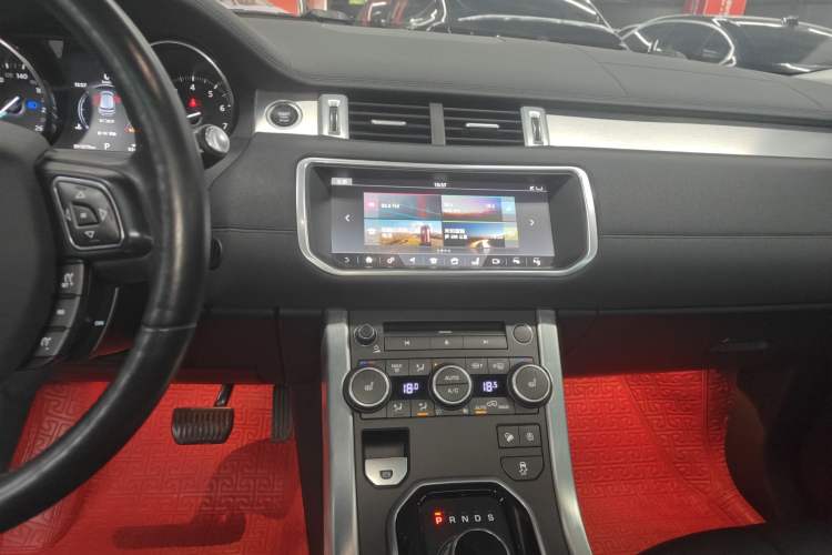 Used Land Rover Range Evoque 2018 240 PS SE Smart Brilliance Edition Audio And AC Panel