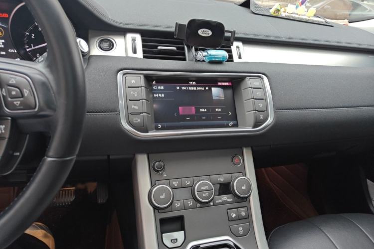 Used Land Rover Range Evoque 2018 240PS PURE Style Edition Audio And AC Panel