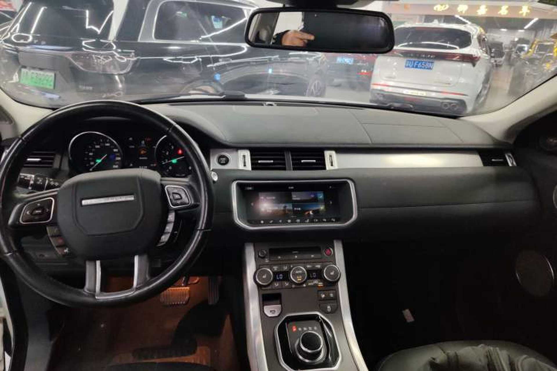 Used Land Rover Range Evoque 2018 240 PS SE Smart Brilliance Edition Audio And AC Panel