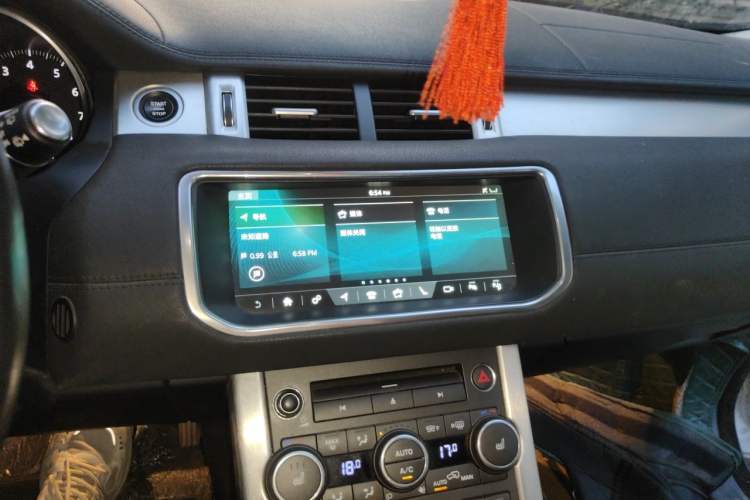 Used Land Rover Range Evoque 2018 240 PS SE Smart Brilliance Edition Audio And AC Panel