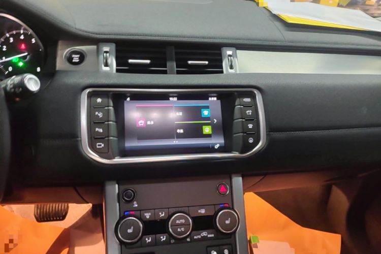 Used Land Rover Range Evoque 2018 240PS PURE Style Edition Audio And AC Panel