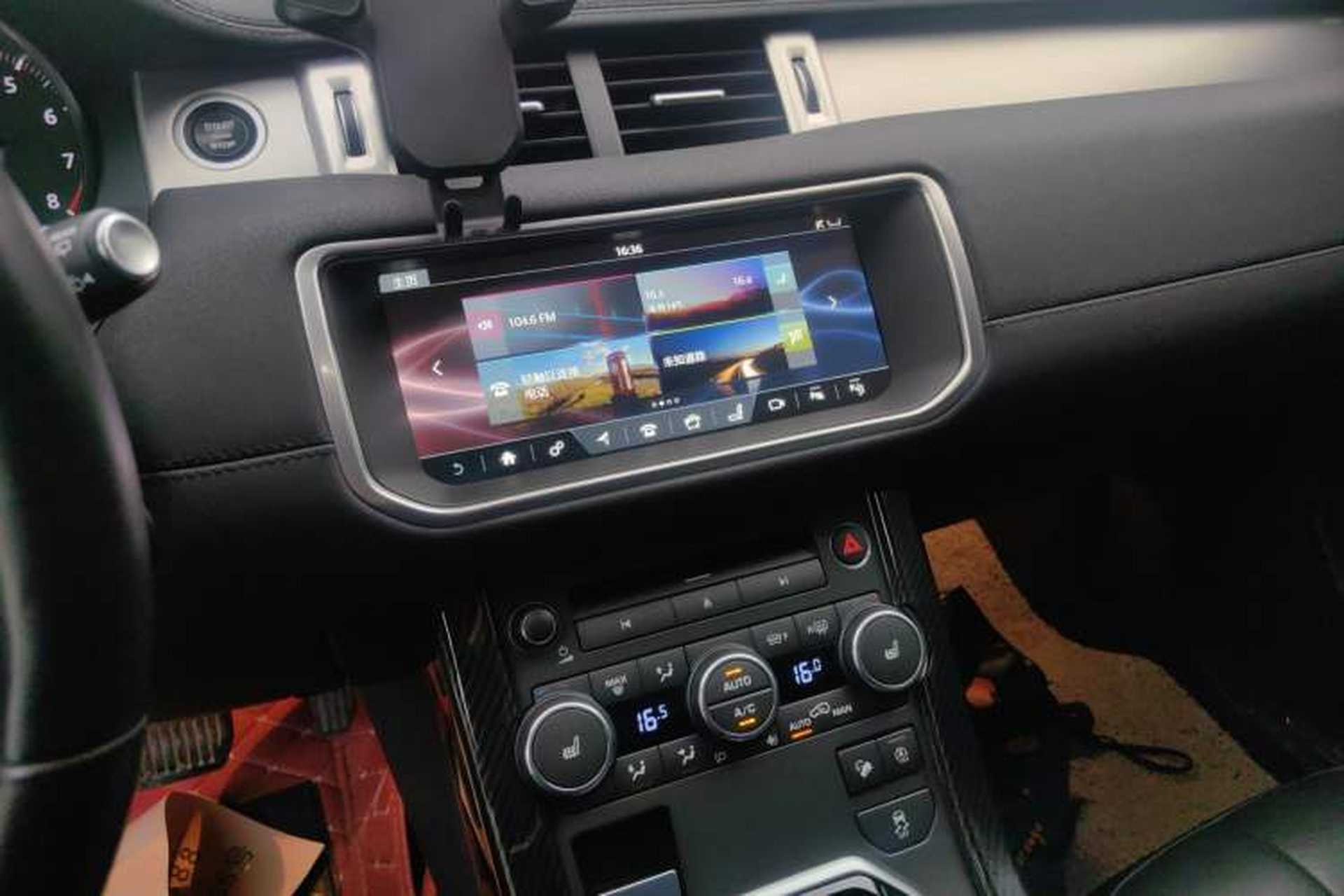 Used Land Rover Range Evoque 2018 240 PS SE Smart Brilliance Edition Audio And AC Panel