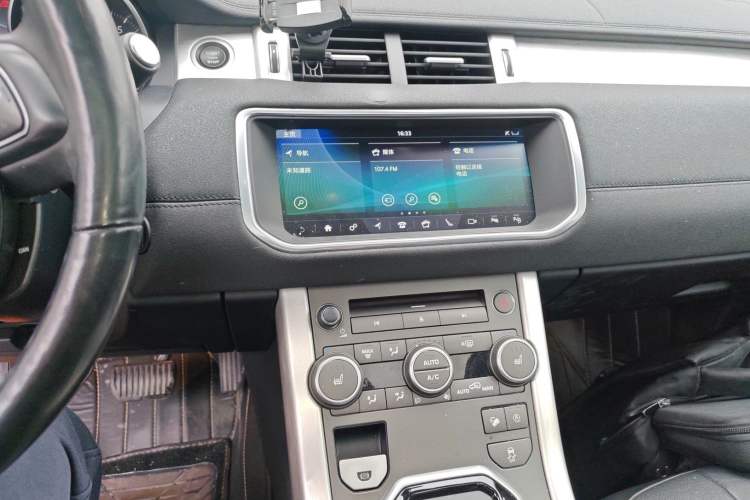 Used Land Rover Range Evoque 2018 240 PS SE Smart Brilliance Edition Audio And AC Panel