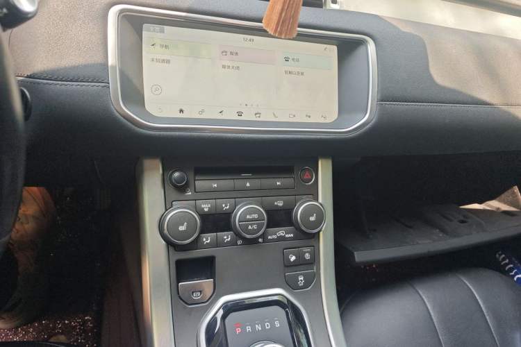 Used Land Rover Range Evoque 2018 240 PS SE Smart Brilliance Edition Audio And AC Panel