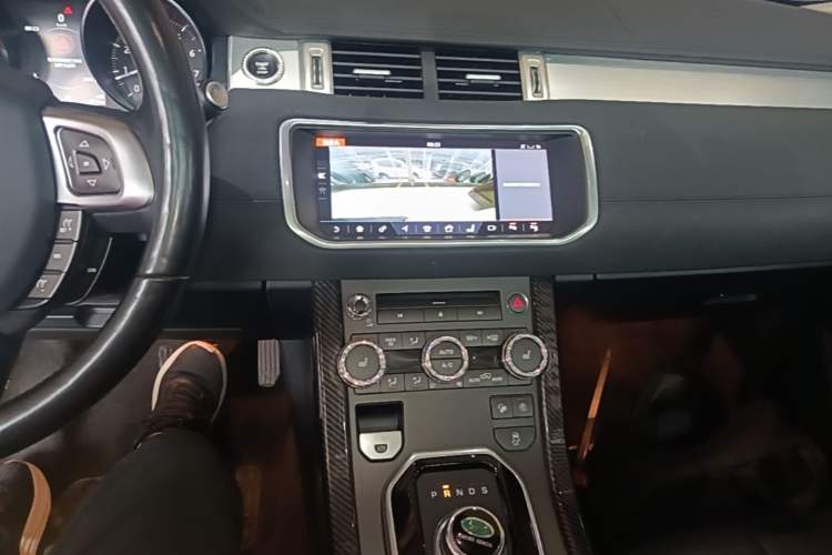 Used Land Rover Range Evoque 2018 240 PS SE Smart Brilliance Edition Audio And AC Panel