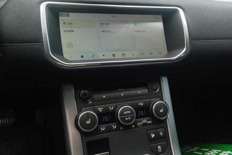 Used Land Rover Range Evoque 2018 240 PS SE Smart Brilliance Edition Audio And AC Panel