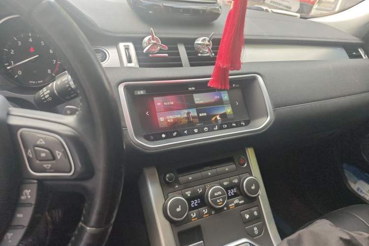 Used Land Rover Range Evoque 2018 240 PS SE Smart Brilliance Edition Audio And AC Panel