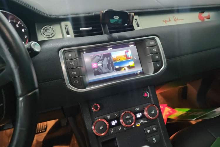 Used Land Rover Range Evoque 2018 240PS PURE Style Edition Audio And AC Panel