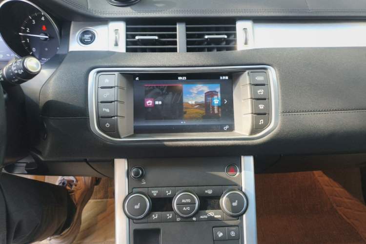 Used Land Rover Range Evoque 2018 200PS PURE New Fashion Edition Audio And AC Panel