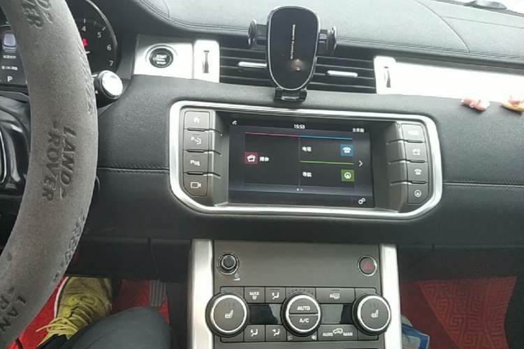 Used Land Rover Range Evoque 2018 240PS PURE Style Edition Audio And AC Panel