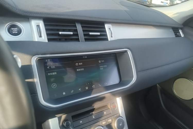 Used Land Rover Range Evoque 2018 240 PS SE Smart Brilliance Edition Audio And AC Panel