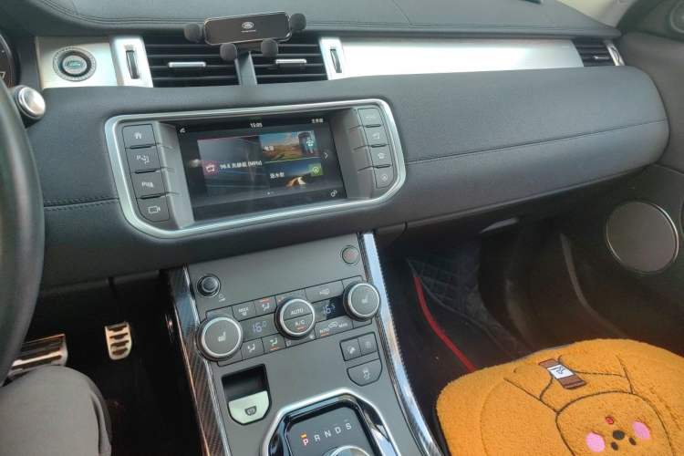 Used Land Rover Range Evoque 2018 240PS PURE Style Edition Audio And AC Panel