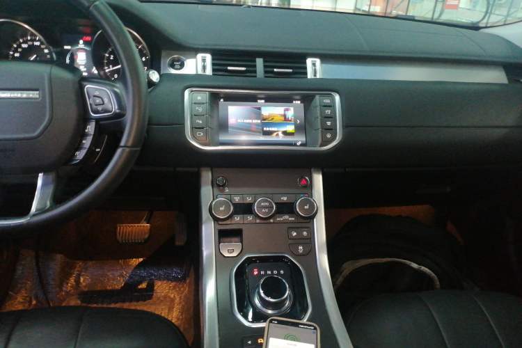 Used Land Rover Range Evoque 2018 240PS PURE Style Edition Audio And AC Panel