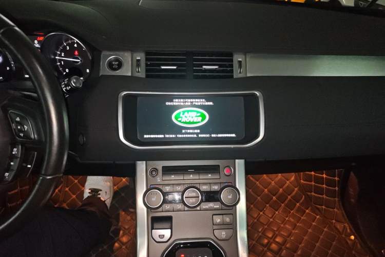 Used Land Rover Range Evoque 2018 240 PS SE Smart Brilliance Edition Audio And AC Panel