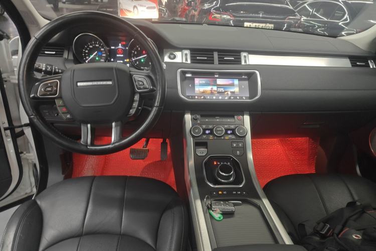 Used Land Rover Range Evoque 2018 240 PS SE Smart Brilliance Edition Center Console
