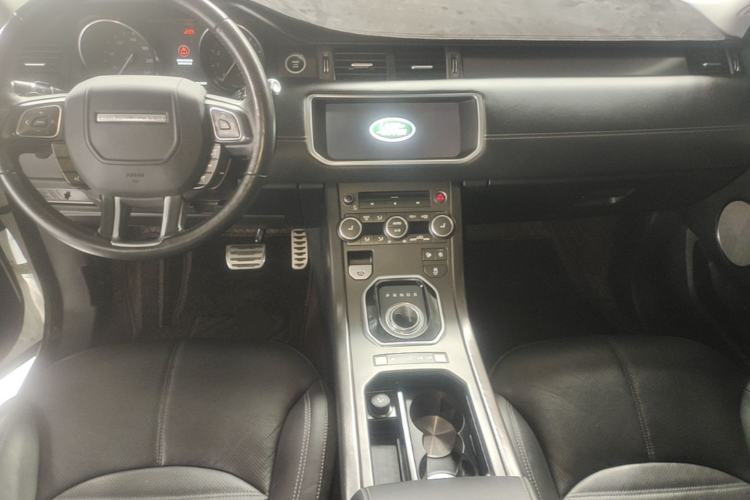 Used Land Rover Range Evoque 2018 240 PS HSE DYNAMIC All-Wheel Drive Edition Center Console
