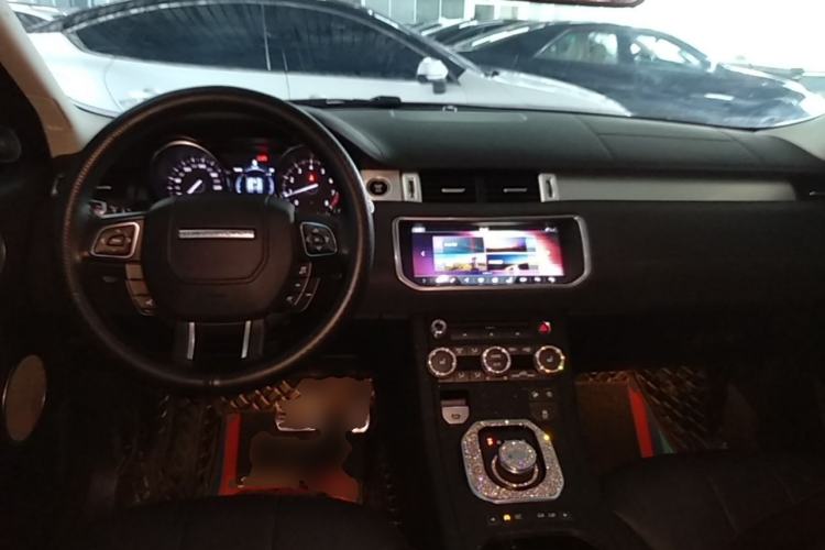 Used Land Rover Range Evoque 2018 240 PS SE Smart Brilliance Edition Center Console