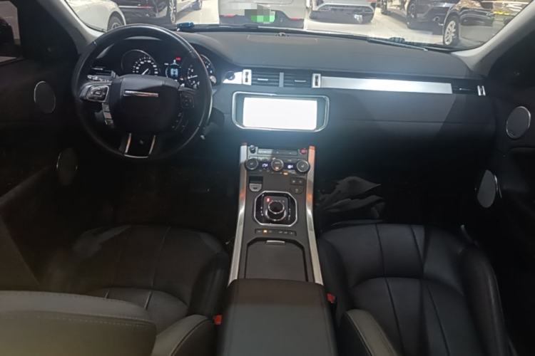 Used Land Rover Range Evoque 2018 240 PS SE Smart Brilliance Edition Center Console