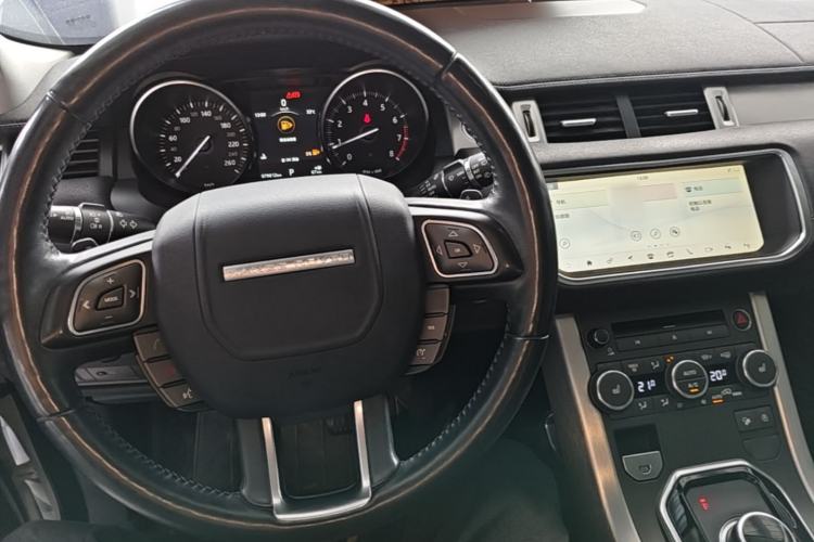Used Land Rover Range Evoque 2018 240 PS SE Smart Brilliance Edition Center Console