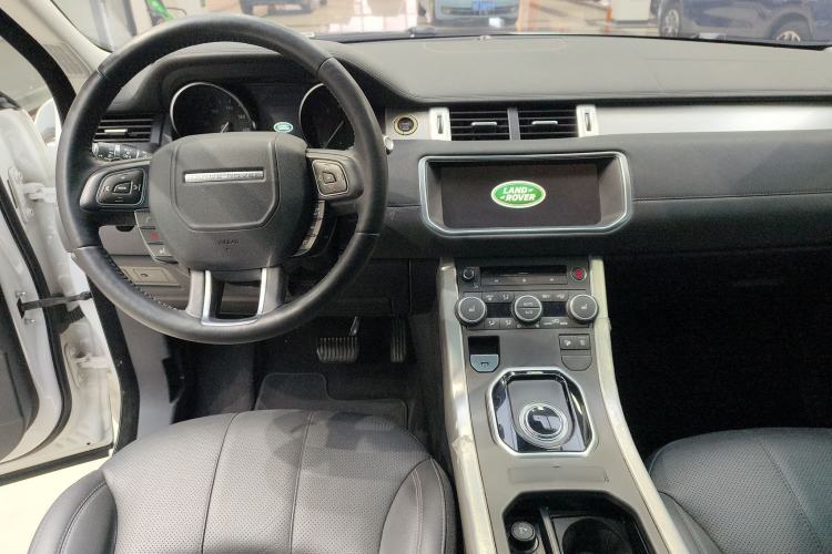 Used Land Rover Range Evoque 2018 240 PS SE DYNAMIC Smart Edition Center Console