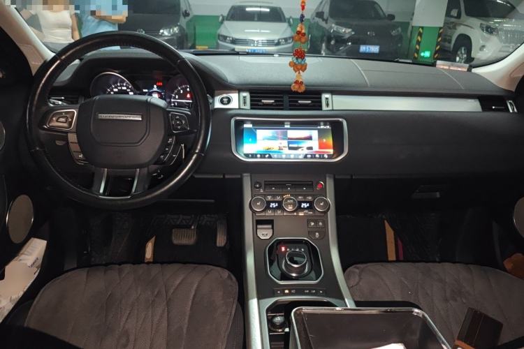 Used Land Rover Range Evoque 2018 240 PS SE Smart Brilliance Edition Center Console