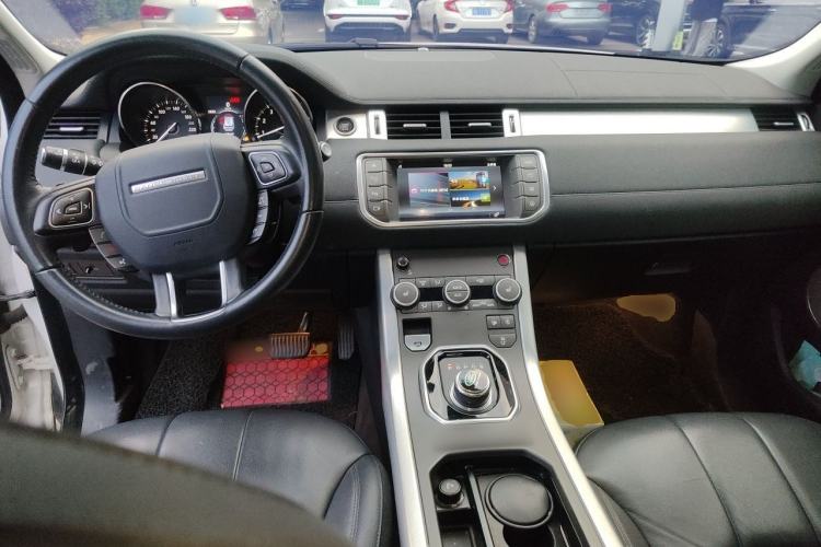 Used Land Rover Range Evoque 2018 240PS PURE Style Edition Center Console