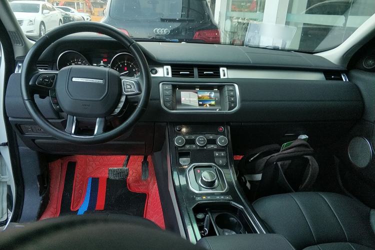 Used Land Rover Range Evoque 2018 240PS PURE Style Edition Center Console