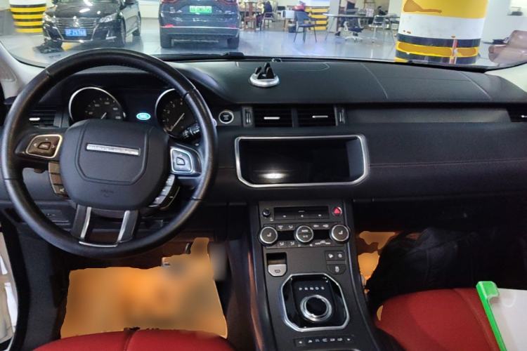 Used Land Rover Range Evoque 2018 240 PS HSE DYNAMIC All-Wheel Drive Edition Center Console