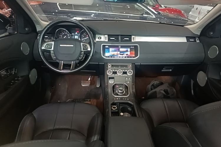 Used Land Rover Range Evoque 2018 240 PS SE Smart Brilliance Edition Center Console