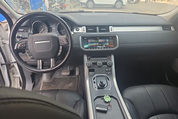 Used Land Rover Range Evoque 2018 240 PS SE Smart Brilliance Edition Center Console