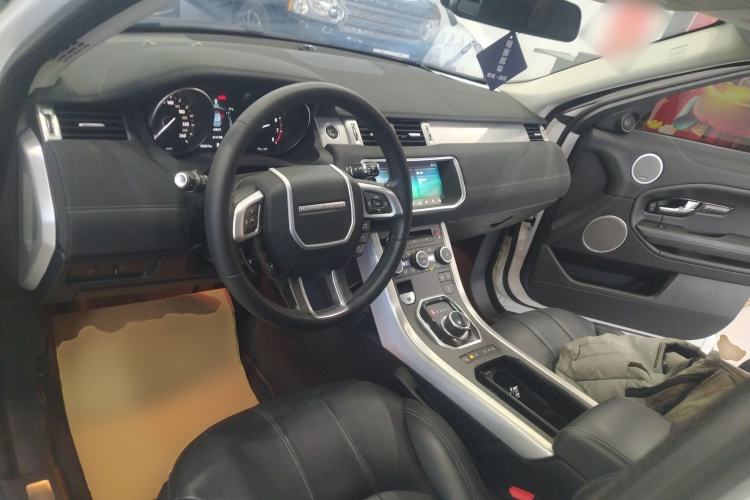 Used Land Rover Range Evoque 2018 240 PS SE DYNAMIC Smart Edition Center Console