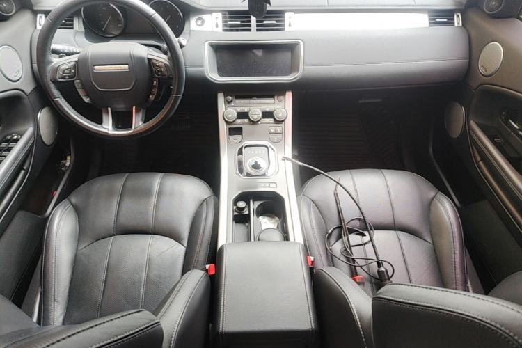 Used Land Rover Range Evoque 2018 240 PS SE DYNAMIC Smart Edition Center Console