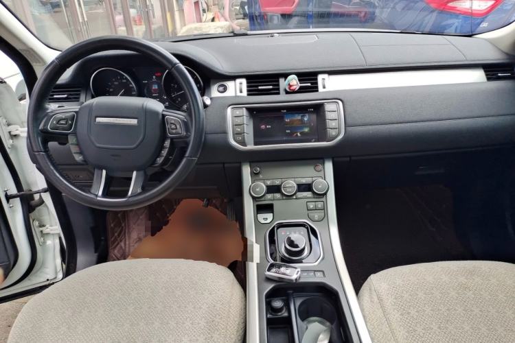 Used Land Rover Range Evoque 2018 240PS PURE Style Edition Center Console