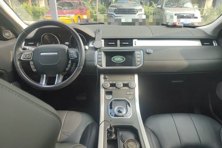 Used Land Rover Range Evoque 2018 240PS PURE Style Edition Center Console