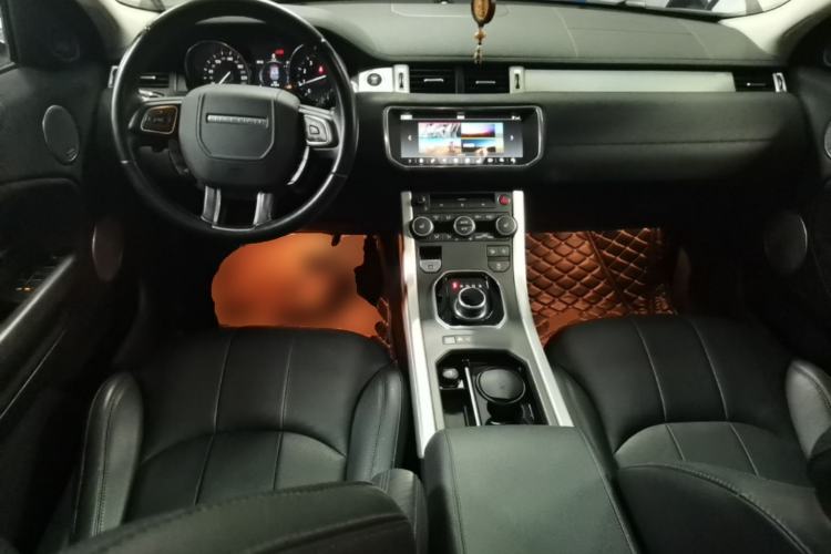 Used Land Rover Range Evoque 2018 240 PS SE Smart Brilliance Edition Center Console