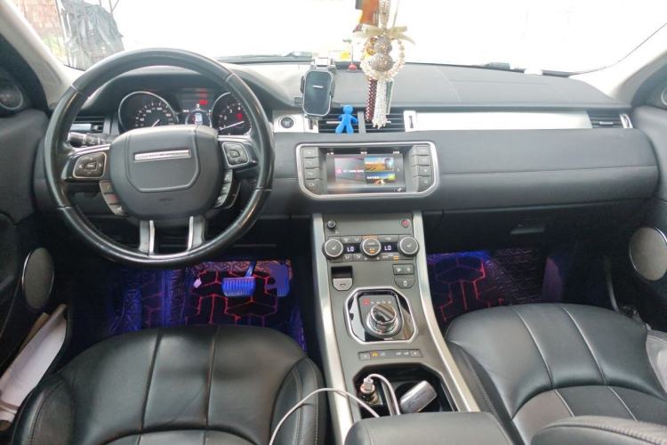 Used Land Rover Range Evoque 2018 200PS PURE New Fashion Edition Center Console