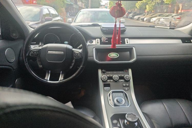 Used Land Rover Range Evoque 2018 240 PS SE Smart Brilliance Edition Center Console